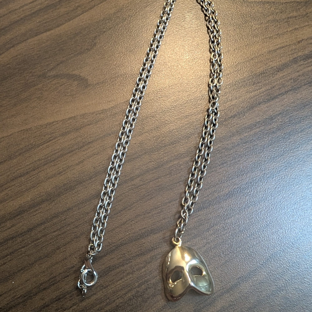 Elegant Gold and Silver Necklace